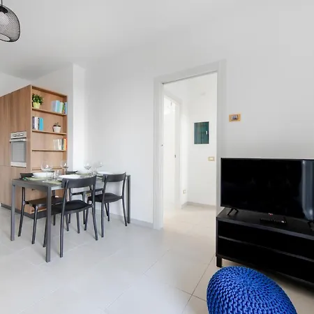 Realkasa Pool & Parking Flat *