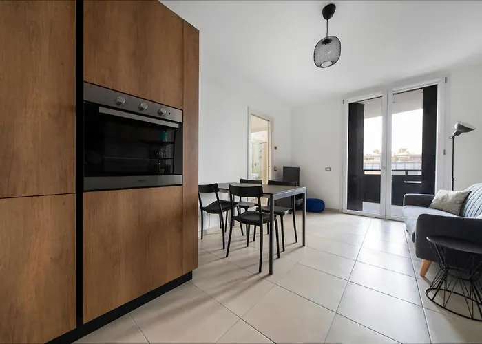 Realkasa Pool & Parking Flat *