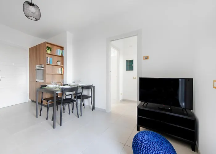 Realkasa Pool & Parking Flat *