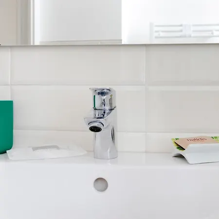 Realkasa Pool & Parking Flat *