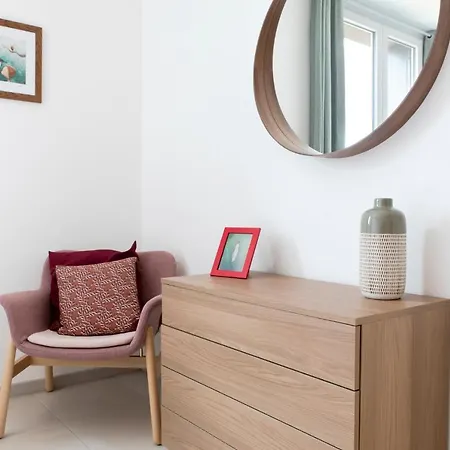 Realkasa Pool & Parking Flat *