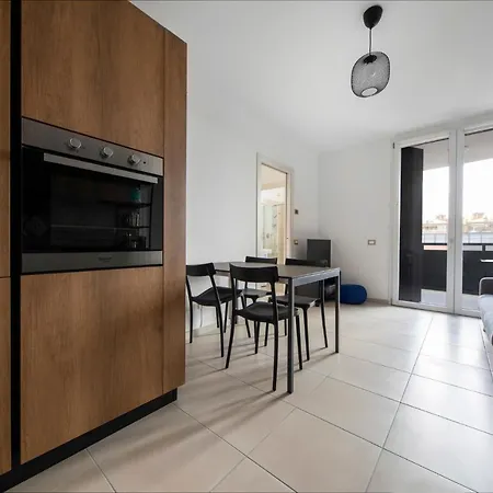 Realkasa Pool & Parking Flat *